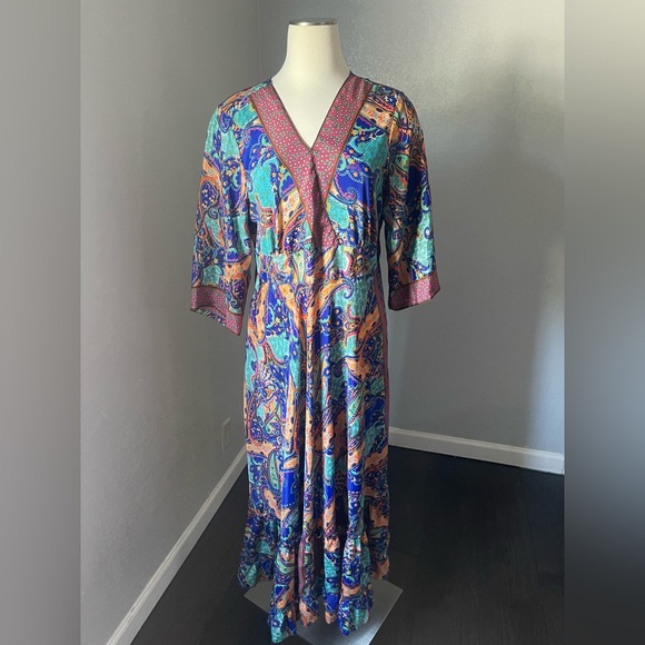 Colorful Paisley Maxi Dress - Picture 6 of 8